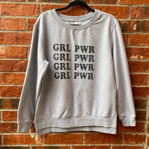 Green Tea Womens Medium Gray Girl Power Split Hem Graphic Sweater Sweatshirt - Picture 1 of 9